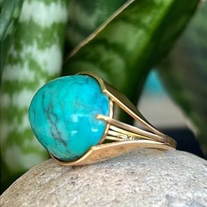 18 karat gold and turquoise vintage ring